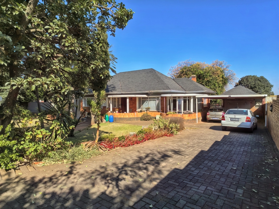 To Let 1 Bedroom Property for Rent in Florida Gauteng