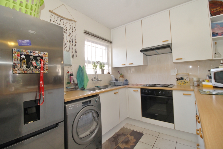 2 Bedroom Property for Sale in Wannenburghoogte Gauteng