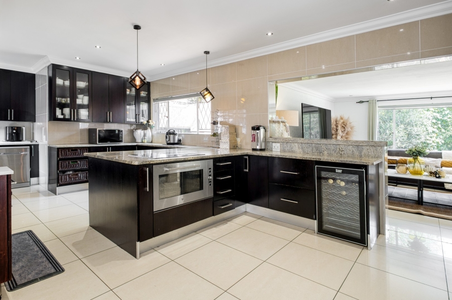 4 Bedroom Property for Sale in Douglasdale Gauteng