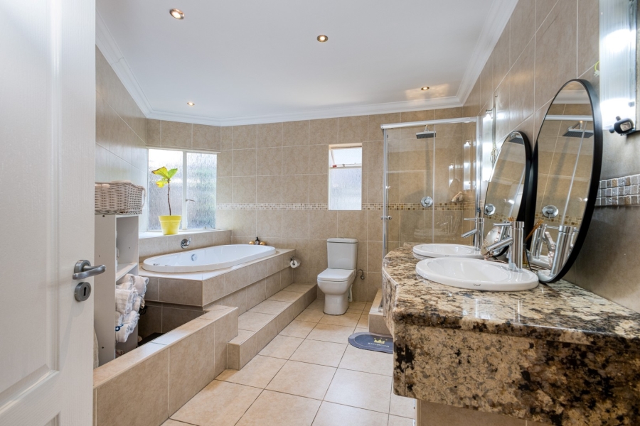 4 Bedroom Property for Sale in Douglasdale Gauteng