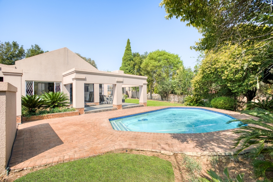 4 Bedroom Property for Sale in Douglasdale Gauteng