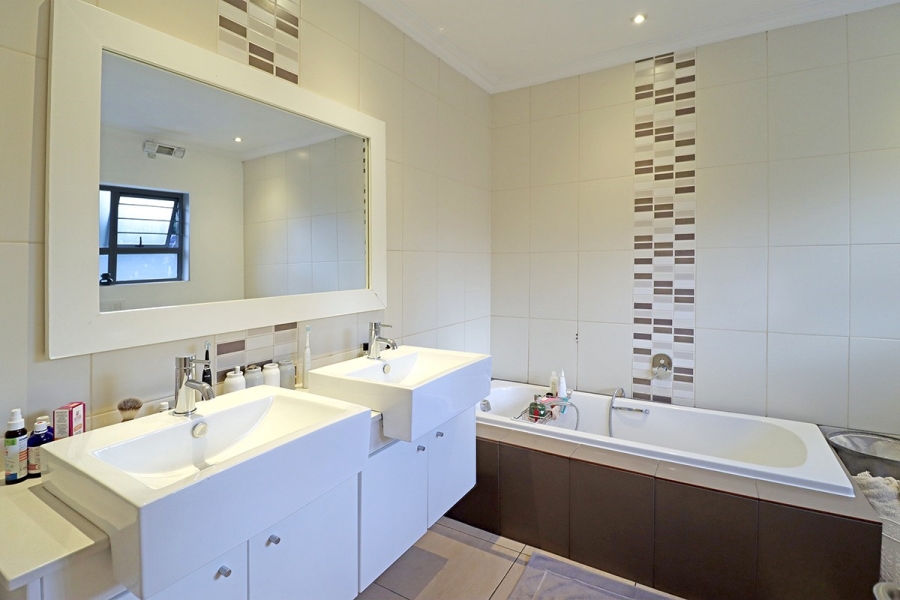 3 Bedroom Property for Sale in Bryanston Gauteng