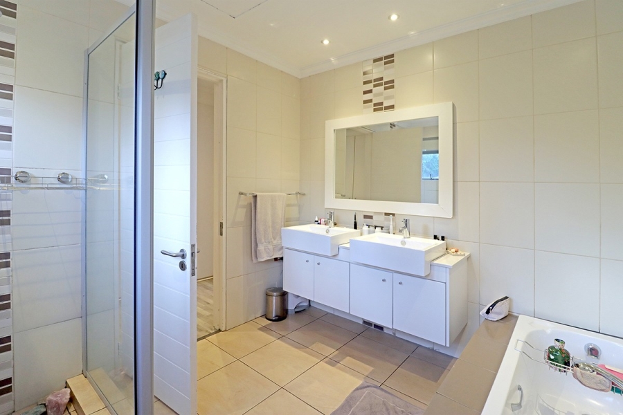 3 Bedroom Property for Sale in Bryanston Gauteng