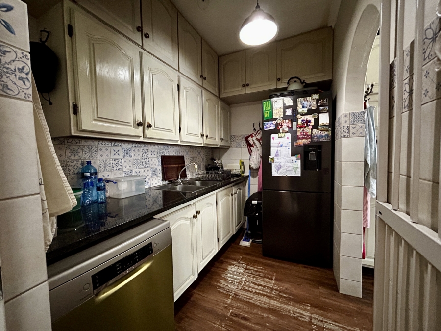 12 Bedroom Property for Sale in Glen Austin Gauteng