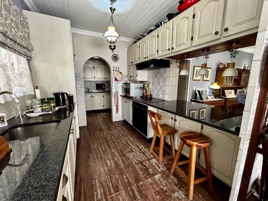 12 Bedroom Property for Sale in Glen Austin Gauteng