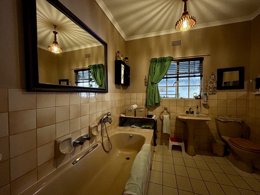 12 Bedroom Property for Sale in Glen Austin Gauteng