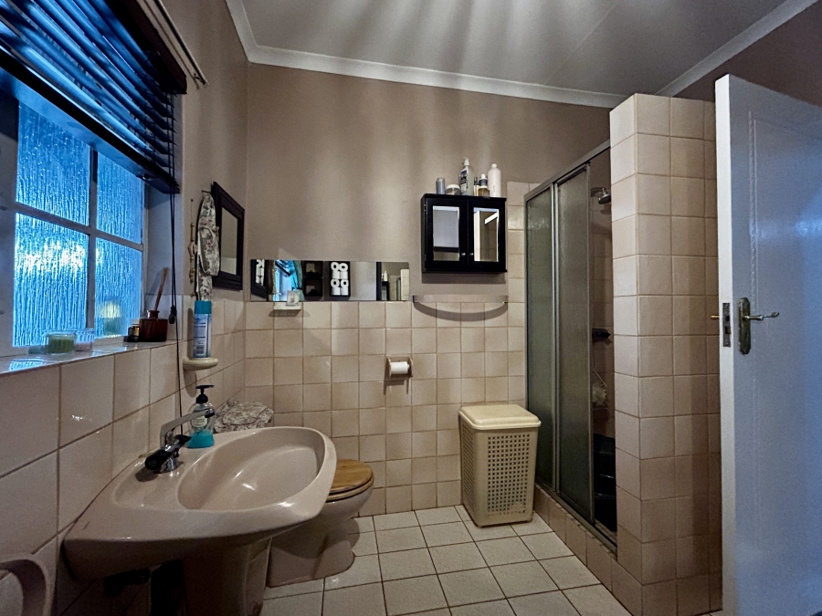 12 Bedroom Property for Sale in Glen Austin Gauteng