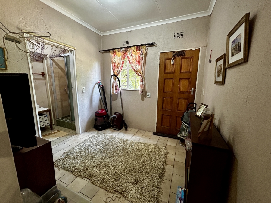 12 Bedroom Property for Sale in Glen Austin Gauteng