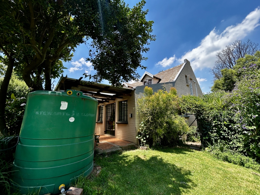 12 Bedroom Property for Sale in Glen Austin Gauteng