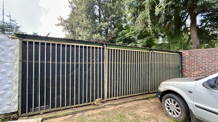 12 Bedroom Property for Sale in Glen Austin Gauteng