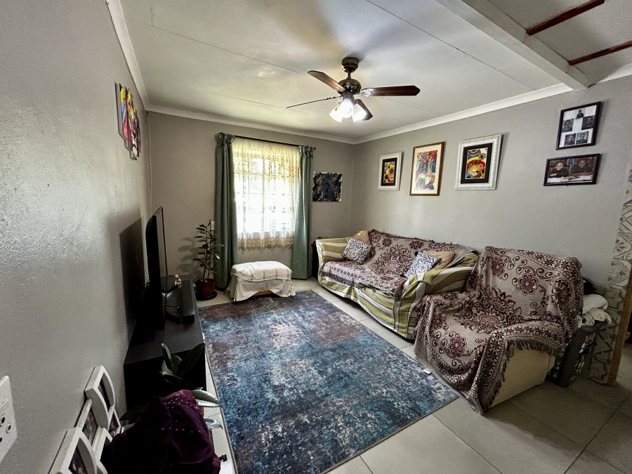 12 Bedroom Property for Sale in Glen Austin Gauteng