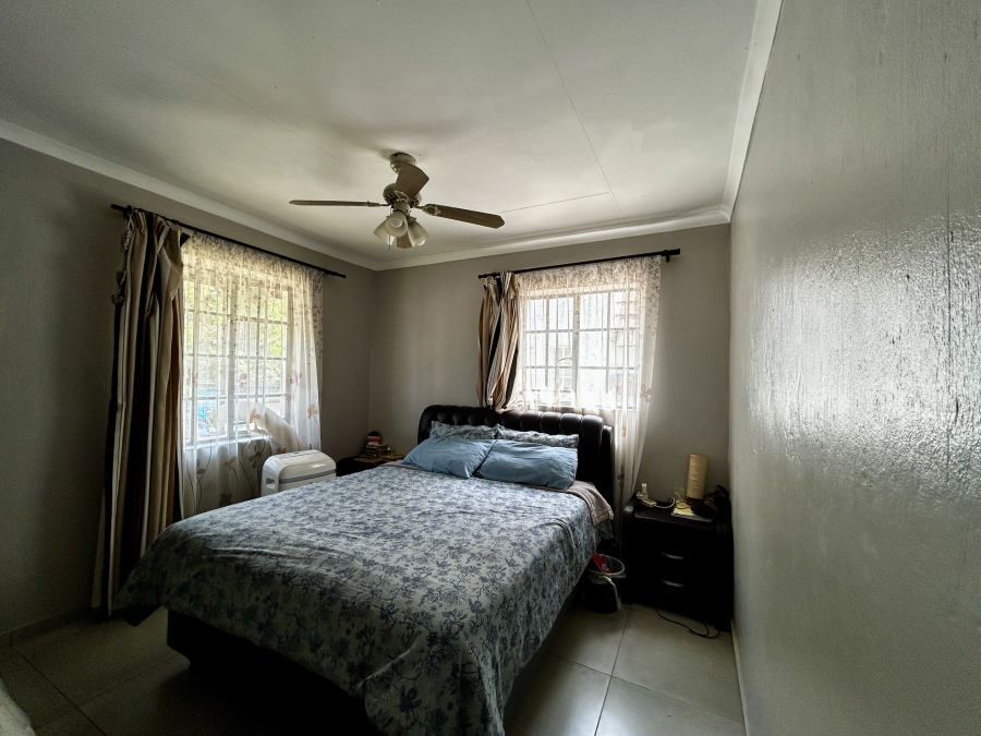 12 Bedroom Property for Sale in Glen Austin Gauteng