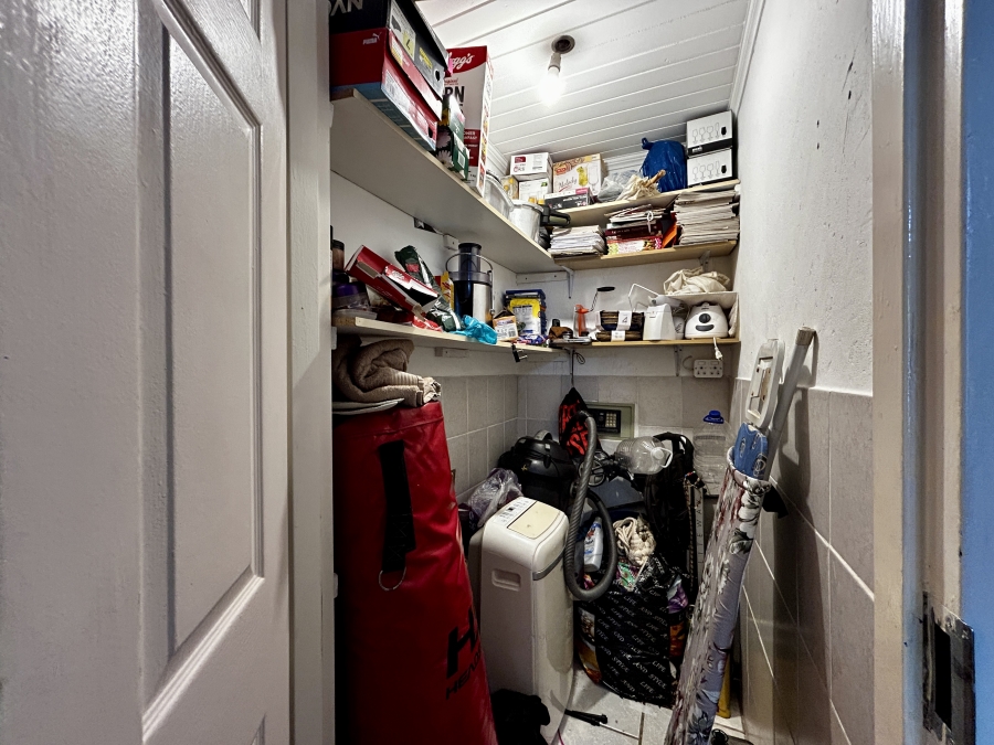 12 Bedroom Property for Sale in Glen Austin Gauteng