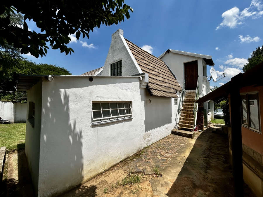 12 Bedroom Property for Sale in Glen Austin Gauteng