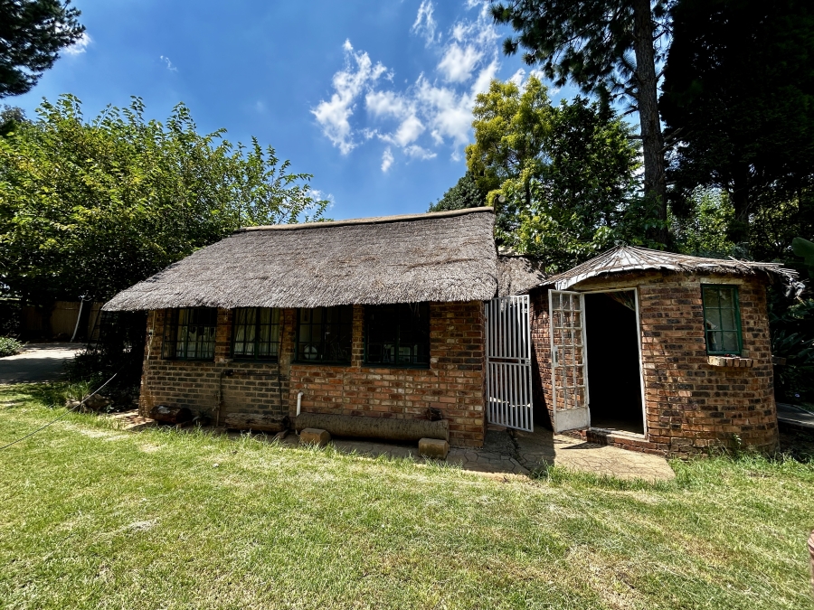 12 Bedroom Property for Sale in Glen Austin Gauteng