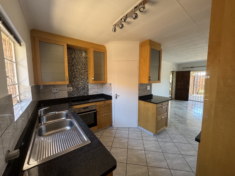 2 Bedroom Property for Sale in Elardus Park Gauteng