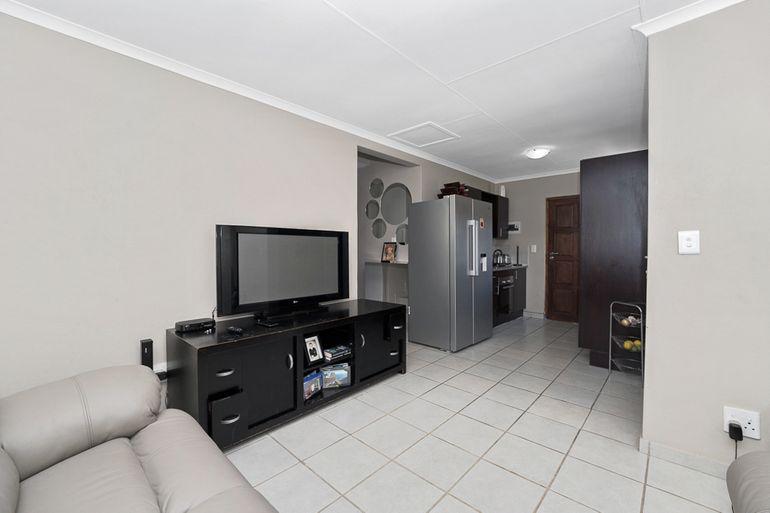 3 Bedroom Property for Sale in Noordwyk Gauteng