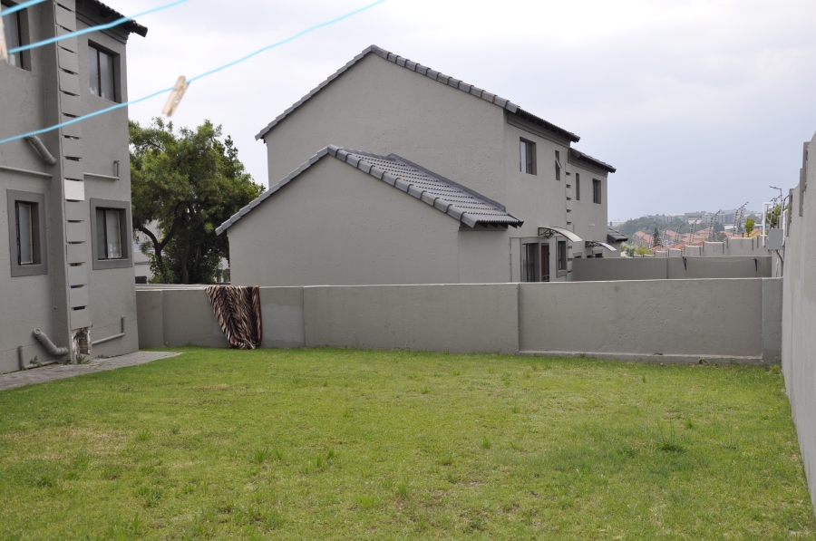 2 Bedroom Property for Sale in Noordwyk Gauteng