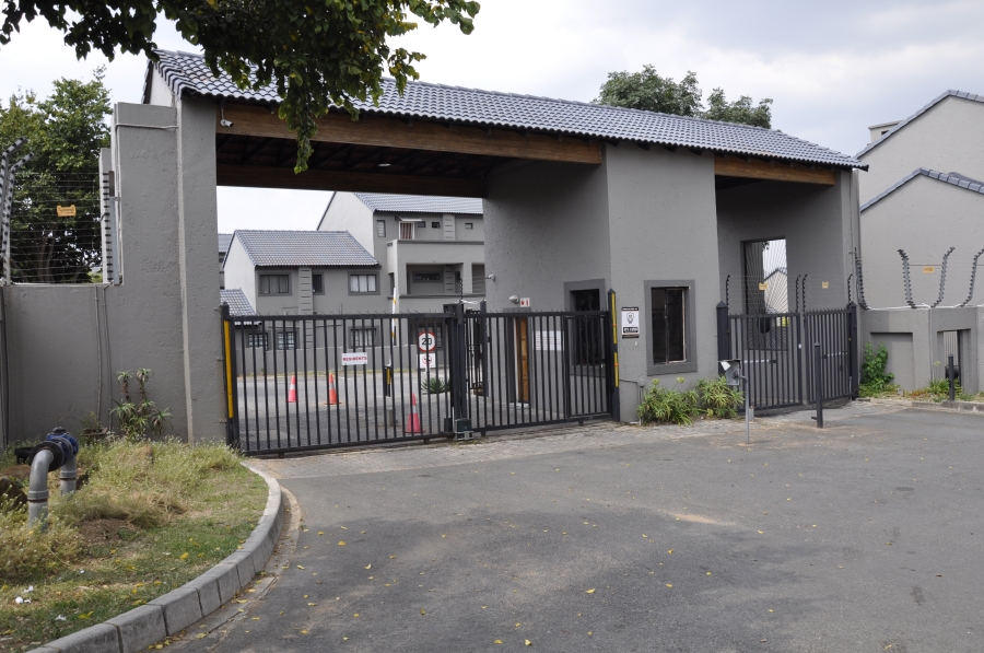 2 Bedroom Property for Sale in Noordwyk Gauteng