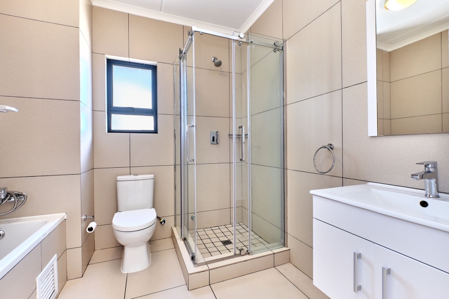 2 Bedroom Property for Sale in Noordwyk Gauteng