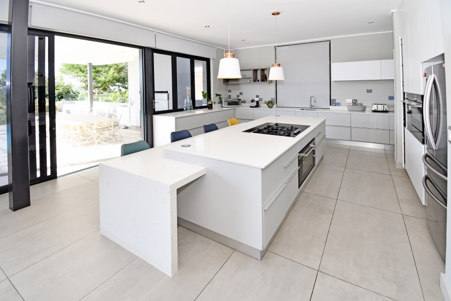 5 Bedroom Property for Sale in Copperleaf Estate Gauteng