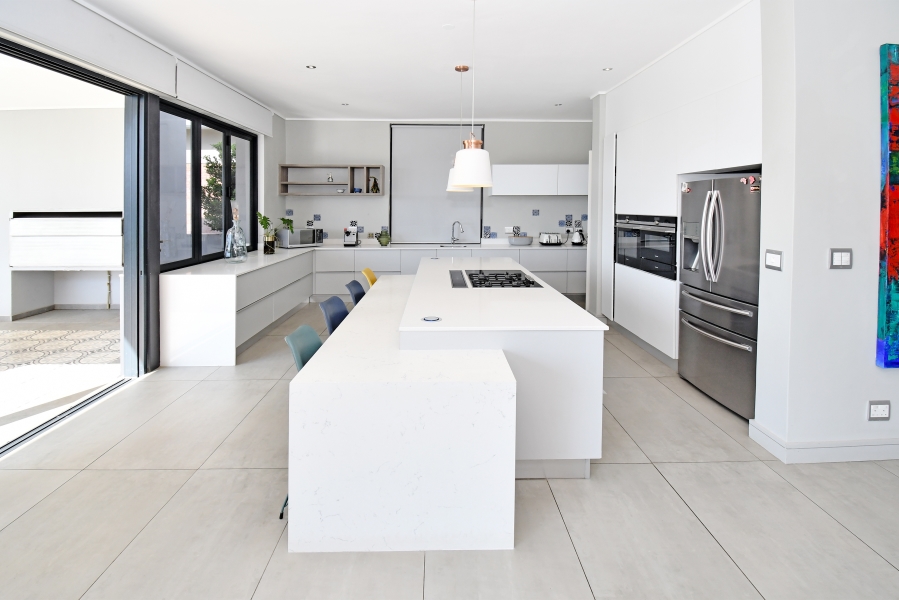 5 Bedroom Property for Sale in Copperleaf Estate Gauteng