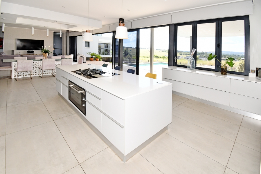 5 Bedroom Property for Sale in Copperleaf Estate Gauteng