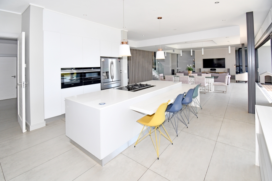 5 Bedroom Property for Sale in Copperleaf Estate Gauteng