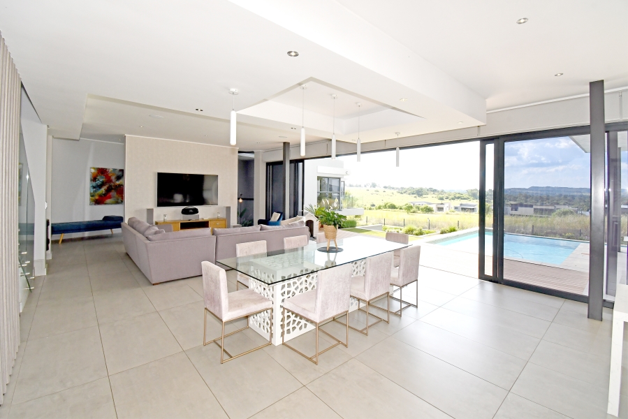 5 Bedroom Property for Sale in Copperleaf Estate Gauteng