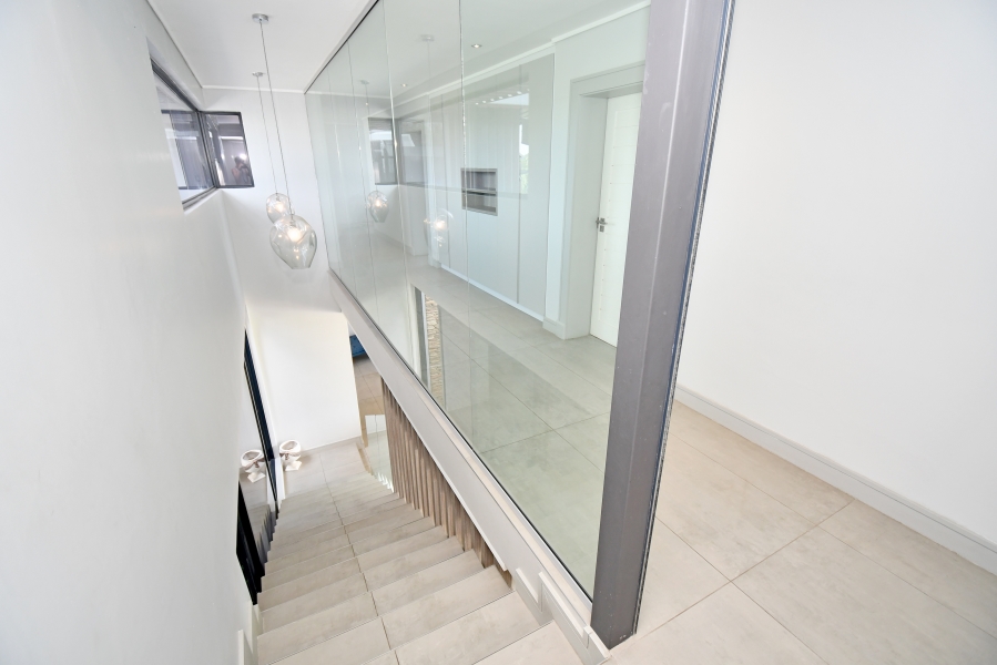 5 Bedroom Property for Sale in Copperleaf Estate Gauteng