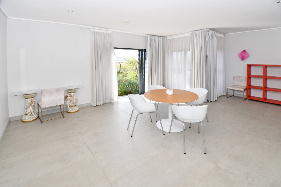 5 Bedroom Property for Sale in Copperleaf Estate Gauteng