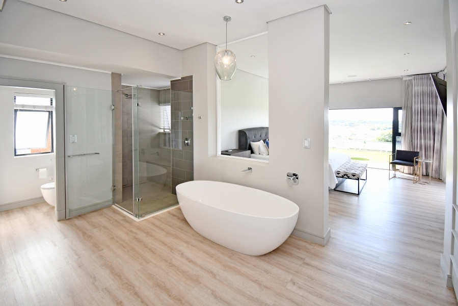 5 Bedroom Property for Sale in Copperleaf Estate Gauteng