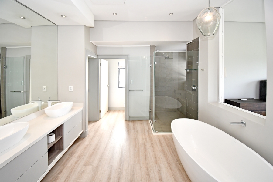 5 Bedroom Property for Sale in Copperleaf Estate Gauteng