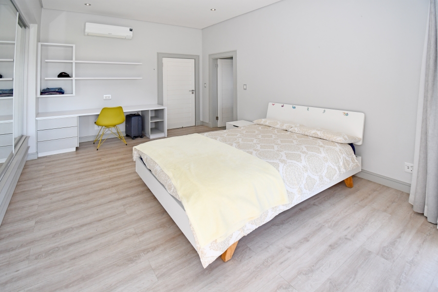 5 Bedroom Property for Sale in Copperleaf Estate Gauteng