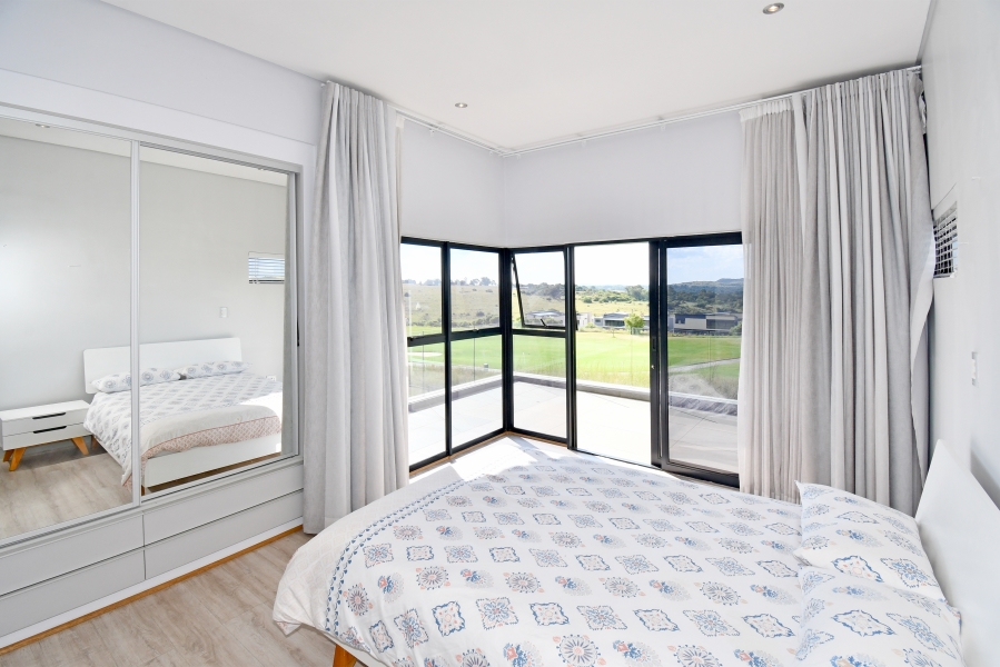 5 Bedroom Property for Sale in Copperleaf Estate Gauteng