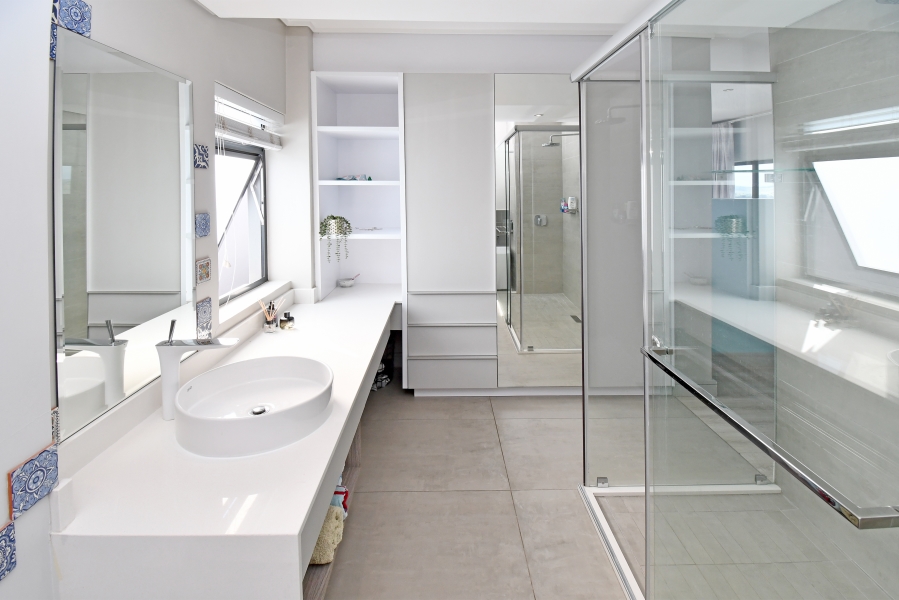 5 Bedroom Property for Sale in Copperleaf Estate Gauteng