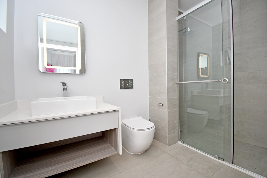 5 Bedroom Property for Sale in Copperleaf Estate Gauteng