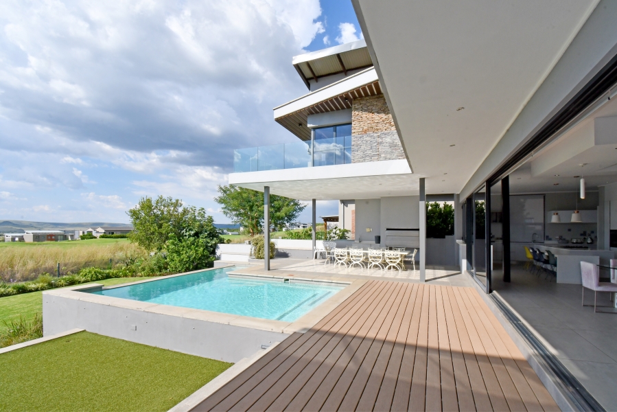 5 Bedroom Property for Sale in Copperleaf Estate Gauteng