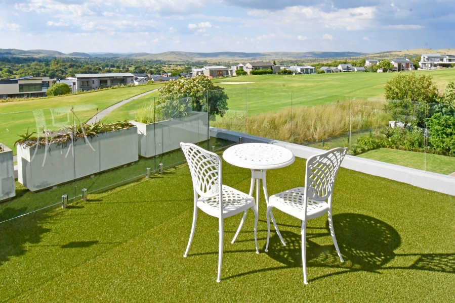 5 Bedroom Property for Sale in Copperleaf Estate Gauteng