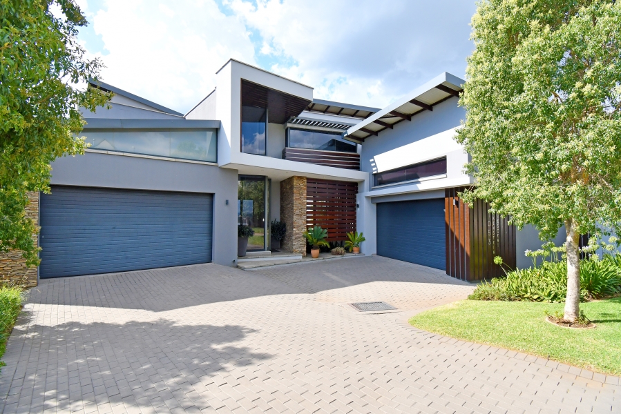 5 Bedroom Property for Sale in Copperleaf Estate Gauteng