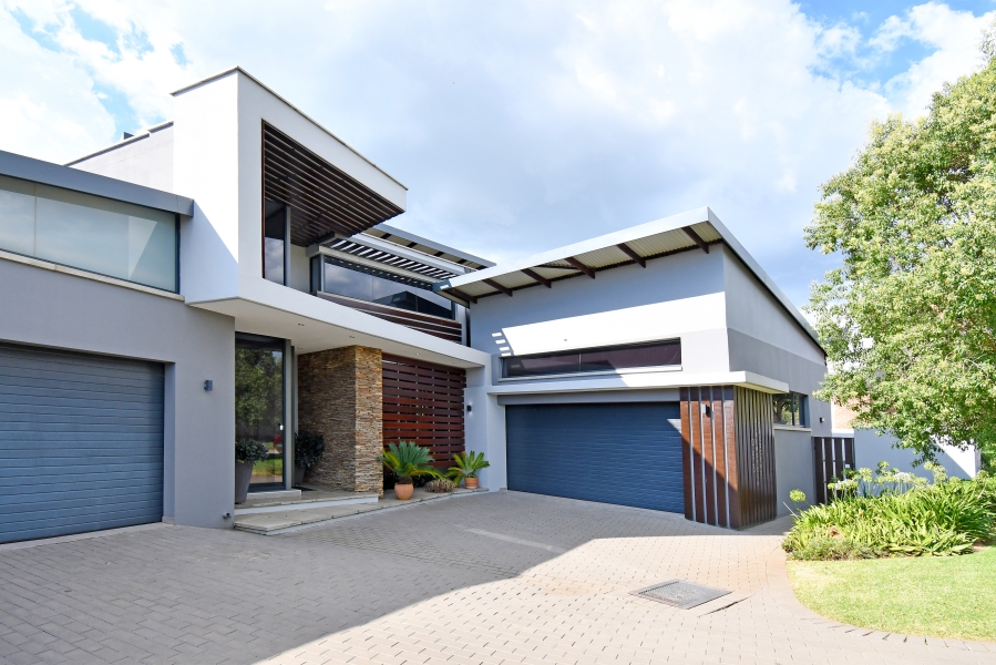 5 Bedroom Property for Sale in Copperleaf Estate Gauteng