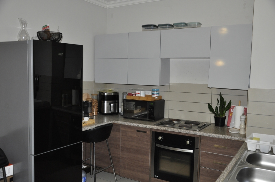 1 Bedroom Property for Sale in Rooihuiskraal North Gauteng