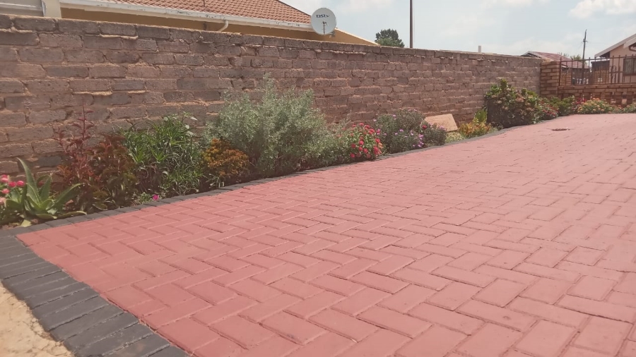 3 Bedroom Property for Sale in Sebokeng Zone 10 Gauteng