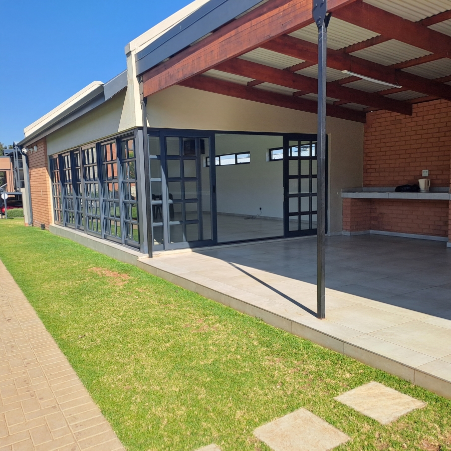 2 Bedroom Property for Sale in Kyalami Gauteng