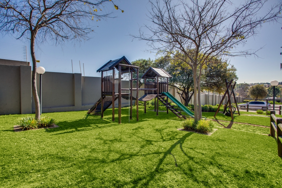 To Let 1 Bedroom Property for Rent in Lonehill Gauteng