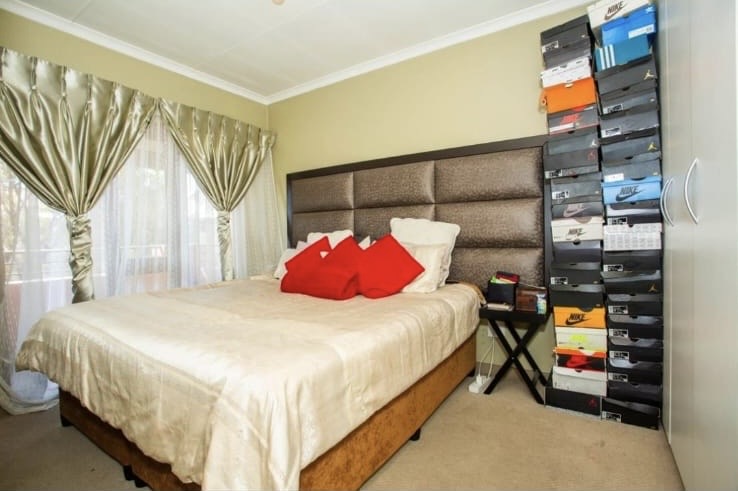 2 Bedroom Property for Sale in Vorna Valley Gauteng
