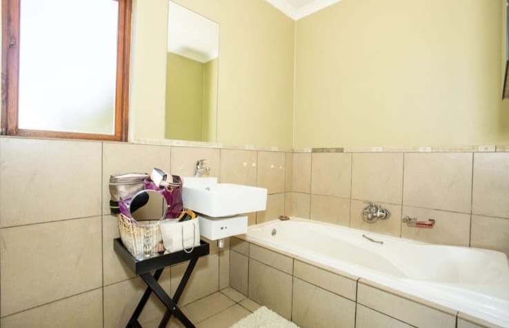 2 Bedroom Property for Sale in Vorna Valley Gauteng