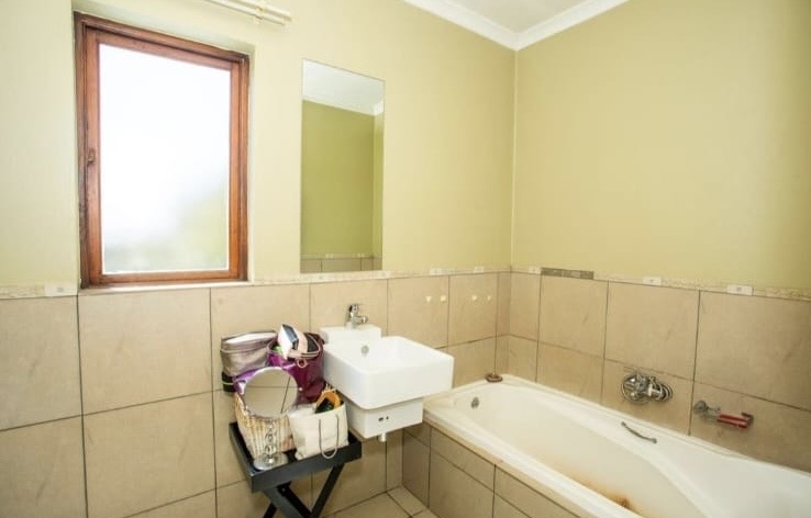 2 Bedroom Property for Sale in Vorna Valley Gauteng