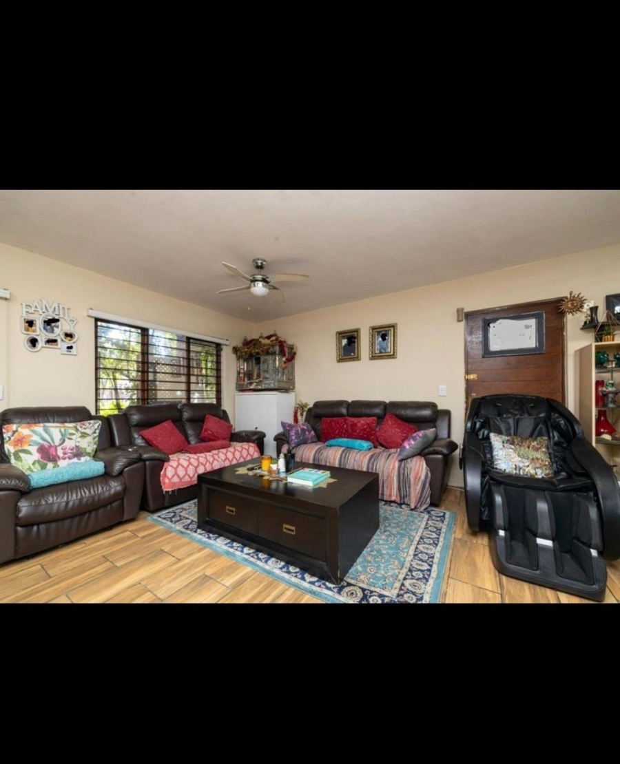 2 Bedroom Property for Sale in Vorna Valley Gauteng