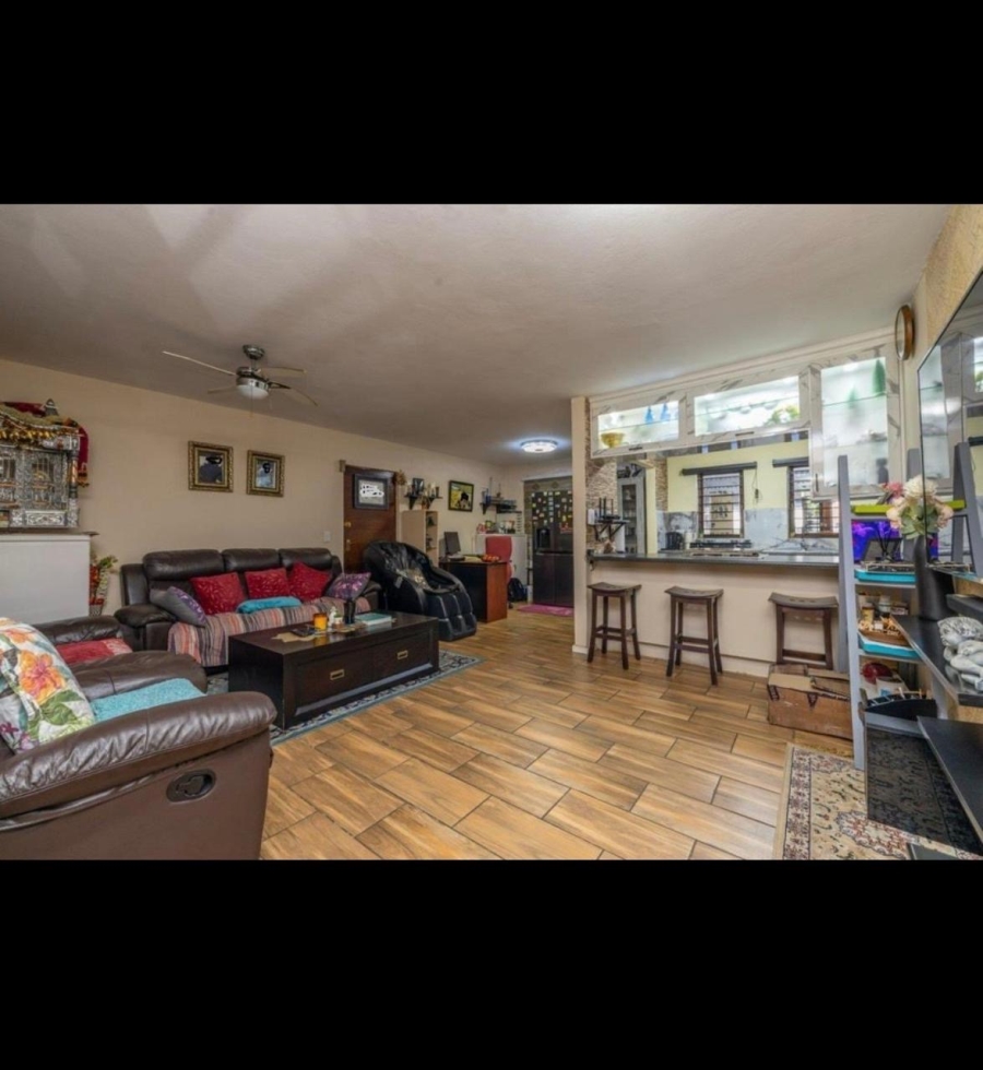 2 Bedroom Property for Sale in Vorna Valley Gauteng